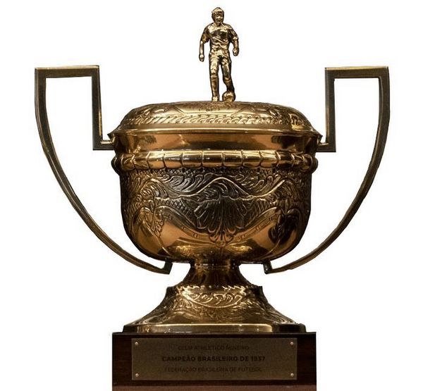 Troféu da Copa dos Campeões Estaduais de 1937 reconhecido como Brasileirão