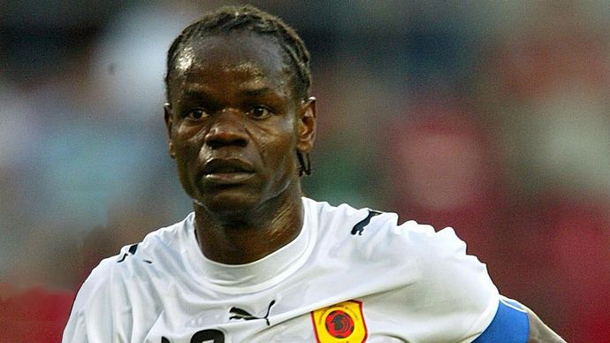 Fabrice Akwa craque Angolano