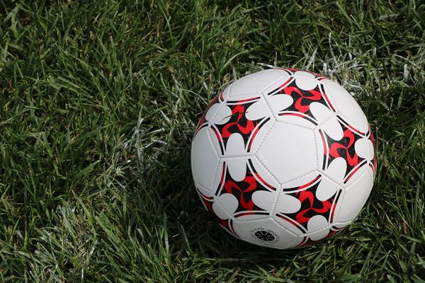 Nascimento e popularização do futebol