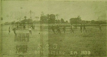 Foto de uma partida de futebol no Bom Retiro em 1899