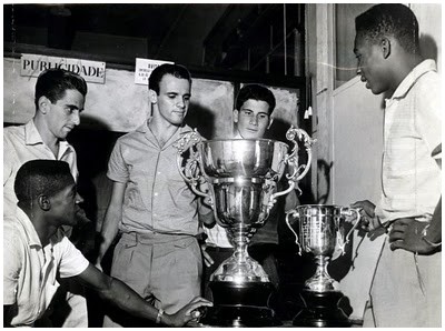 Ta�as que oferecidas pelo jornal �ltima Hora