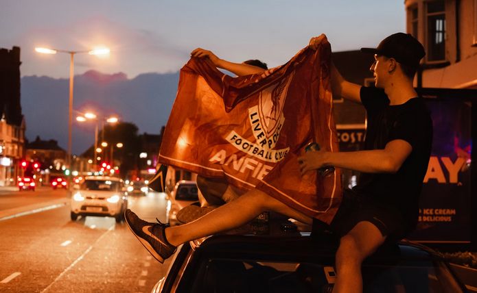 Liverpool e Adidas: a volta dos uniformes campeões e um acordo milionário