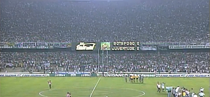 Estadio com mais de 100 mil torcedores