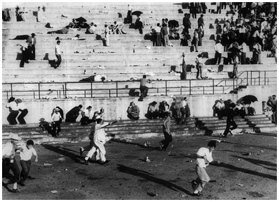 Briga generalizada no Pacaembu em 1957