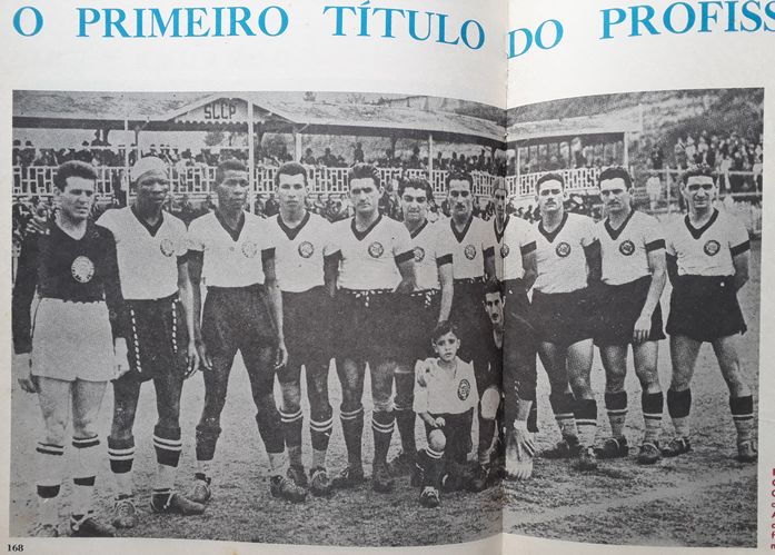 1937 - Foto do time que conquistou o primeiro título profissional para o Corinthians
