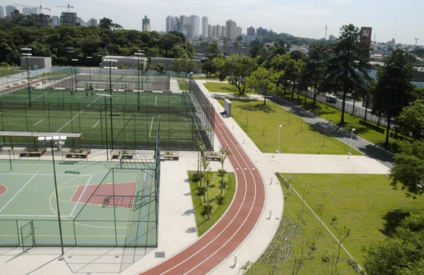 Como combinar a prática profissional de esportes e educação