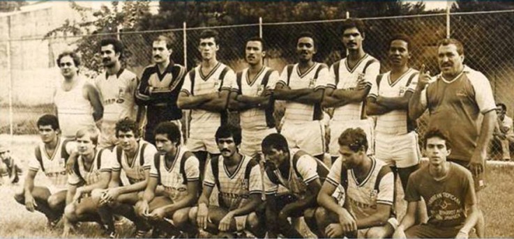 Uma das formações do Vila das Palmeiras em 1987