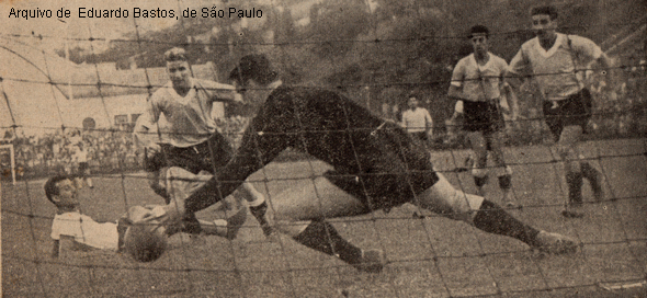 Máspoli defende a meta Uruguai